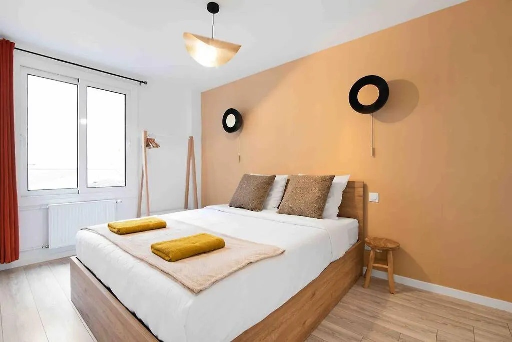 Porte Maillot, Champs Elysees, Triomphe, Suite 3 Chambres 8P contacts