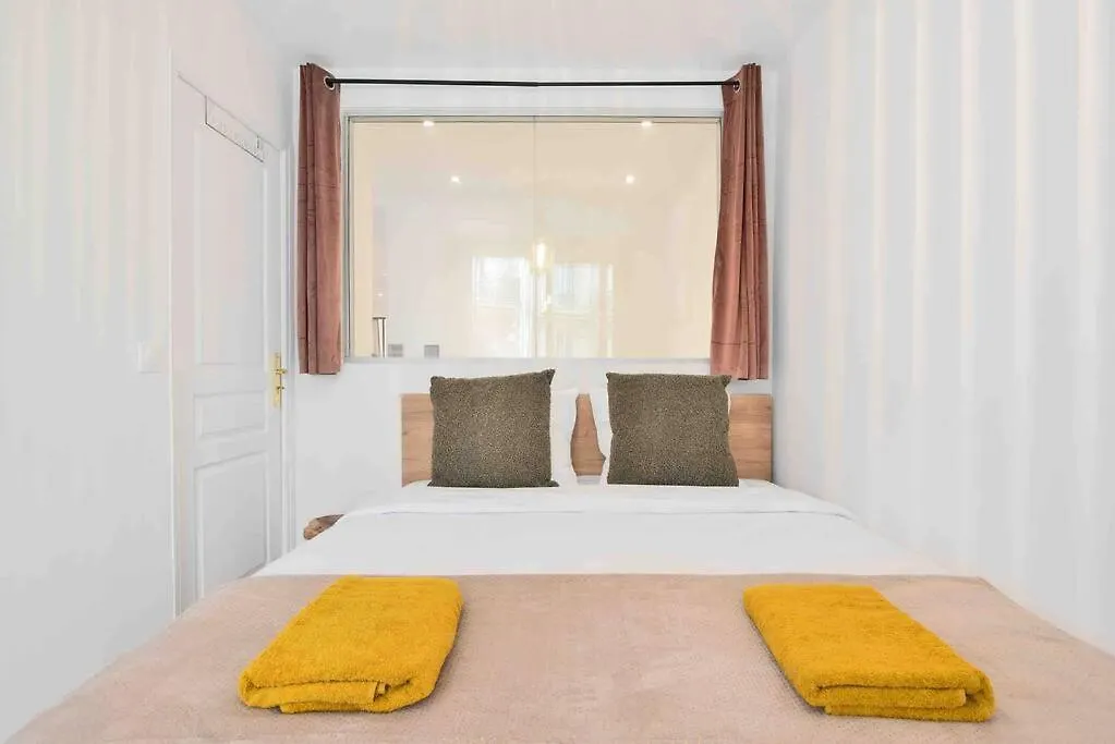 Porte Maillot, Champs Elysees, Triomphe, Suite 3 Chambres 8P Paris